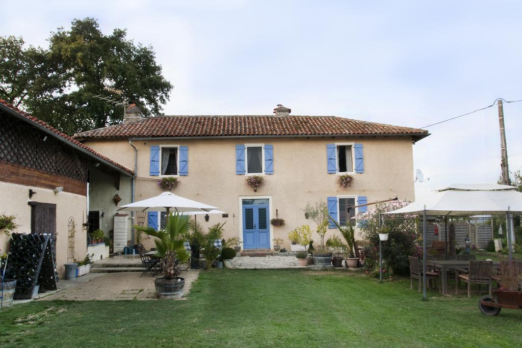 Domaine Le Chec Bed & Breakfast Saint-Ost Exterior photo